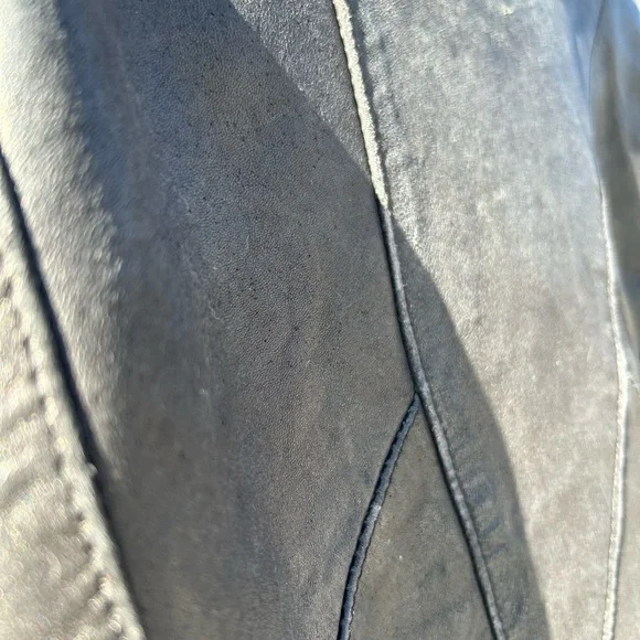 Vintage Black Leather Jacket Small beautiful details, naturally distressed. 🇨🇦 - Picture 3 of 6